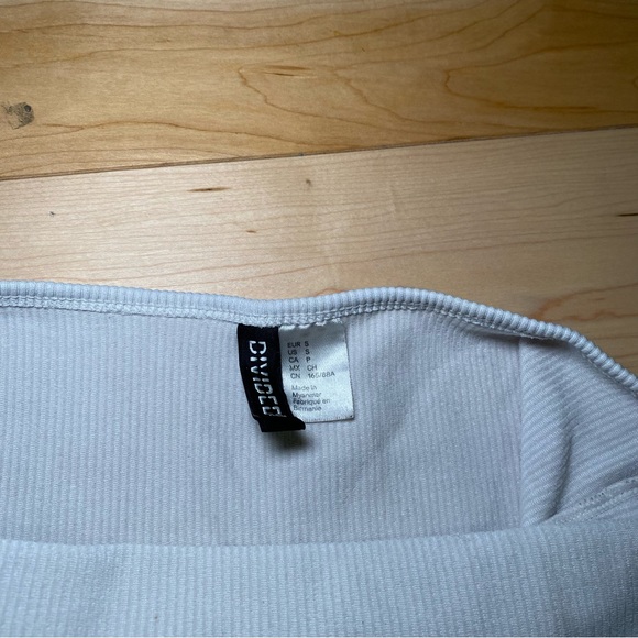 🤍 White Ribbed Halter Top - Picture 3 of 5